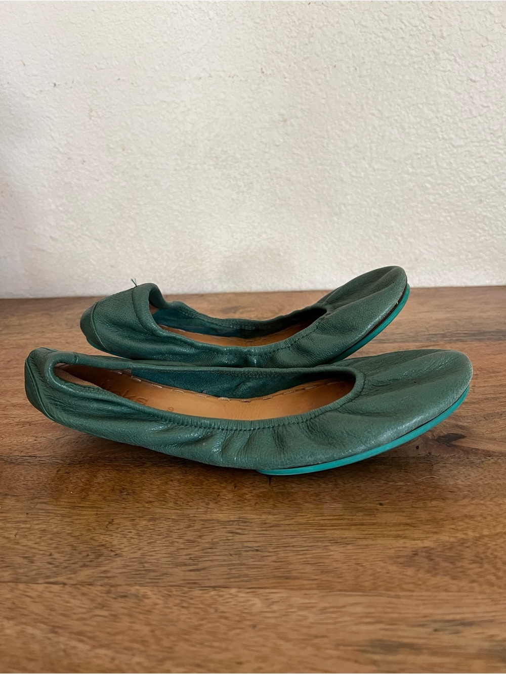 Tieks Pacific Green Leather Flats Size 9